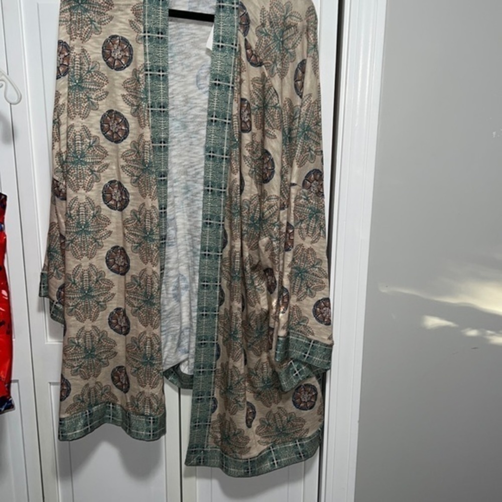 Suzanne Betro Taupe & Arcadia Green Geometric Kimono – Size 4X - Picture 3 of 7